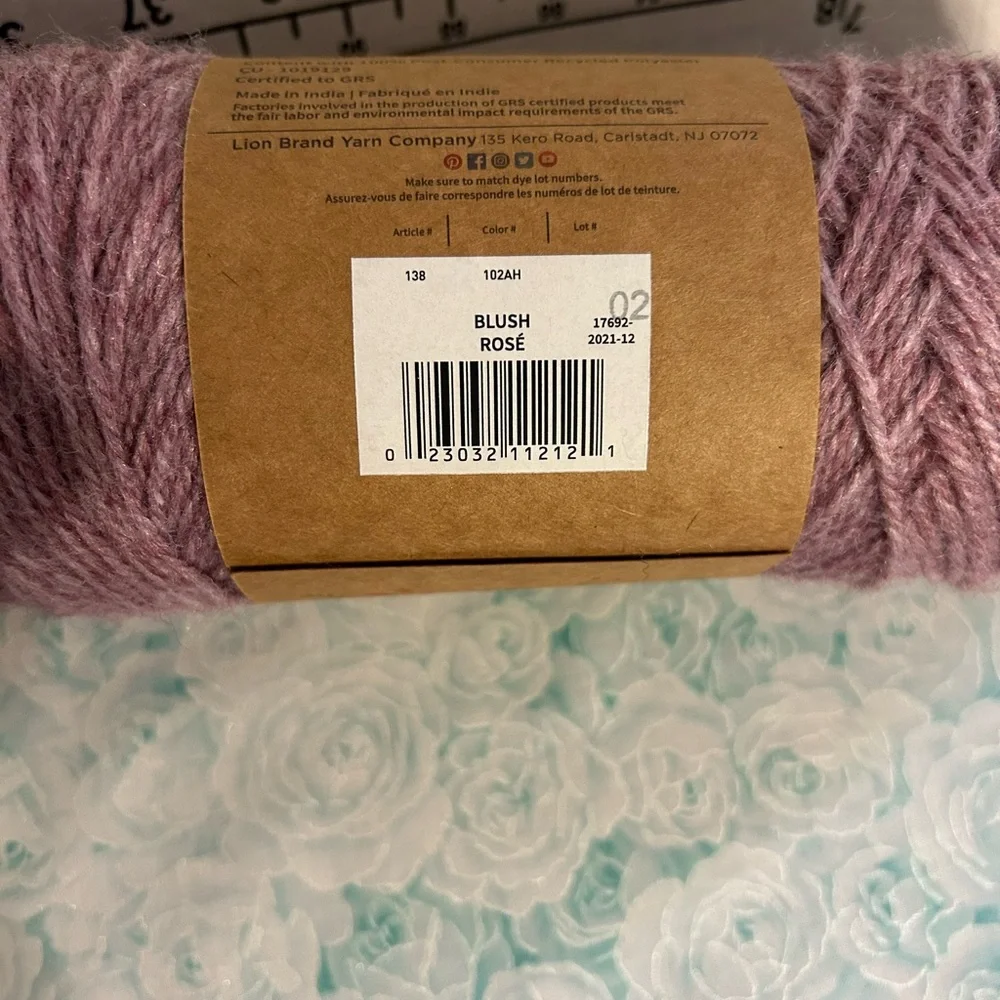 Lion Brand Re-Spun 100% Recycled Polyester Yarn 1 Skein of Blush Rose - Picture 3 of 4